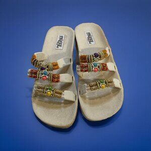 FRISKY BRAND TAN BEADED SANDOLS Size 8 ~‎ New